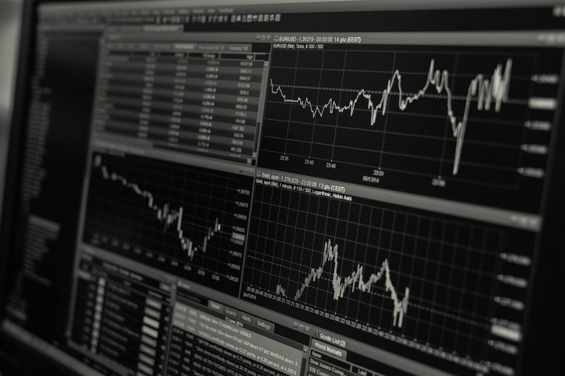 The Dos and Don’ts of Managing Your Money The Dos and Don’ts of Managing Your Money